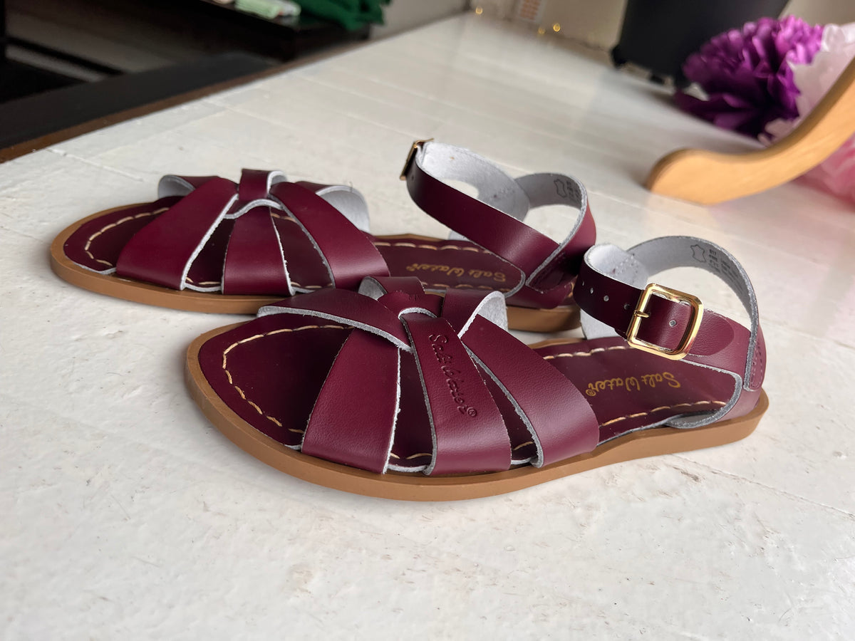 Saltwater best sale sandals claret