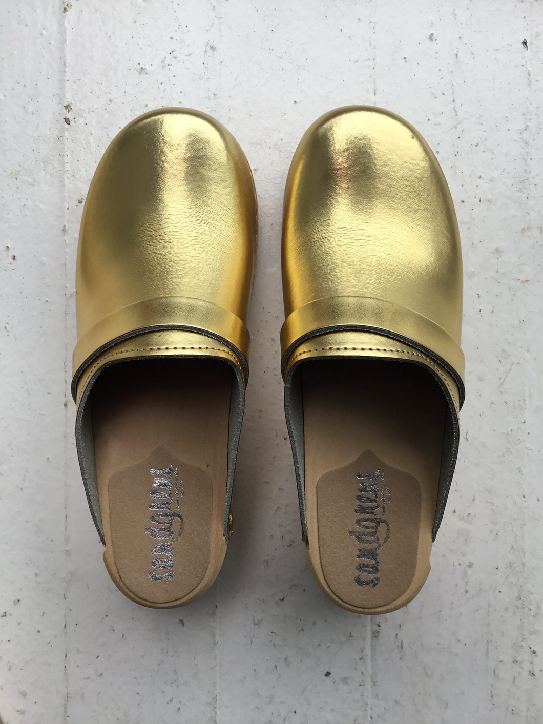 Sandgrens Tokyo Clog in Metallic Gold