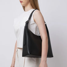 Load image into Gallery viewer, benho Danny Flatiron Bag Large Pebble Black