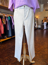 Load image into Gallery viewer, DL 1961 Patti Straight Jeans in Ecru