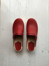 Load image into Gallery viewer, Sandgrens Tokyo Clog in Red Veg