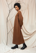 Load image into Gallery viewer, Beaumont Organic Gale-Leigh Recycled Cotton Denim Dress in Bark Brown