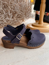 Load image into Gallery viewer, Sandgrens Milan Clog in Navy
