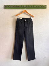 Load image into Gallery viewer, DL 1961 Patti Straight Jeans in Black